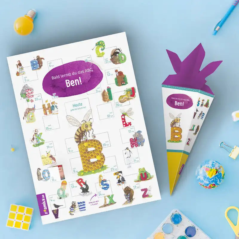 Schulstartkalender und Schultüte mit ABC und Tieren