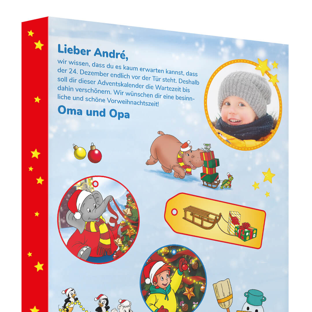 Der Framily Benjamin Blümchen Adventskalender zeigt festliche Illustrationen von einem Nilpferd mit Geschenken, einem Schlitten, Kindern und einem lächelnden Kind mit einer grauen Mütze in der oberen rechten Ecke.