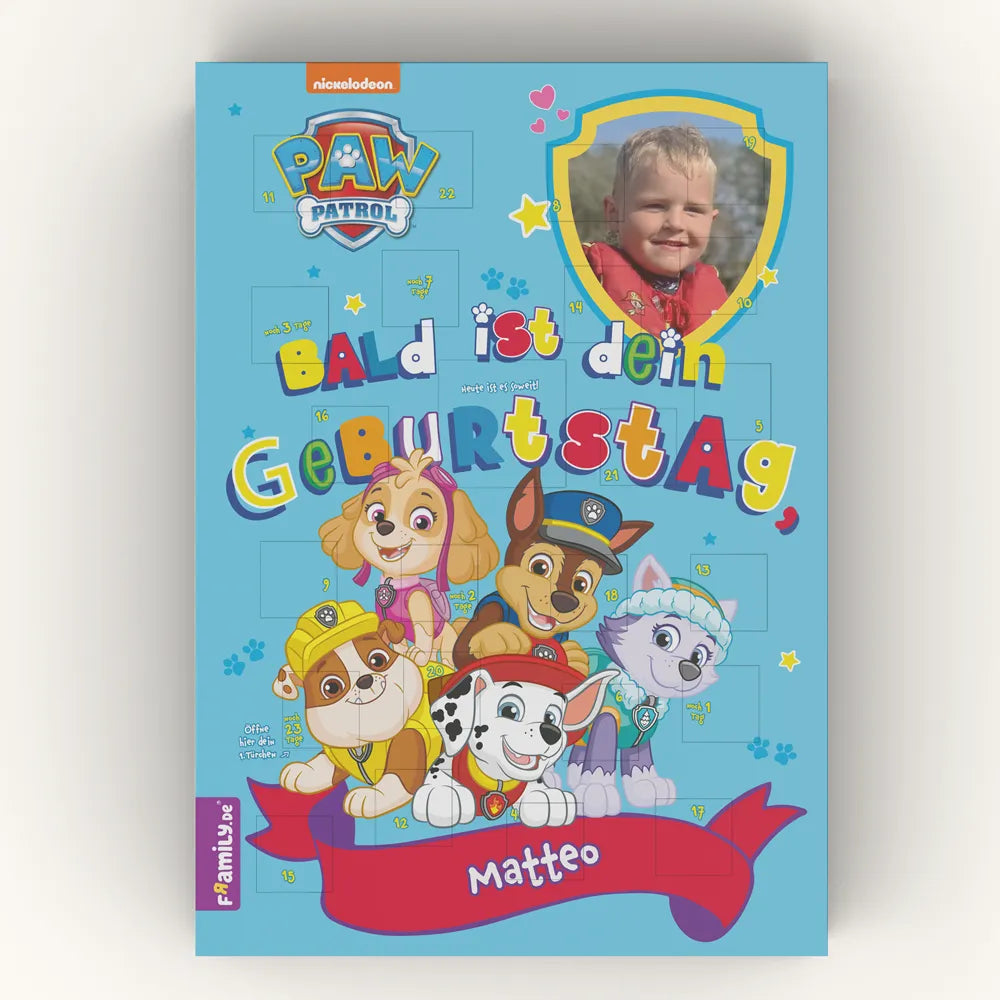 Paw-Patrol-Geburtstagskalender mit Foto des Geburtstagskindes, Schriftzug 'Bald ist dein Geburtstag' und dem Namen vom Kind.