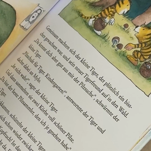 Blätter-Video über das personalisierte Buch von Framily "Tiger und Bär und du"